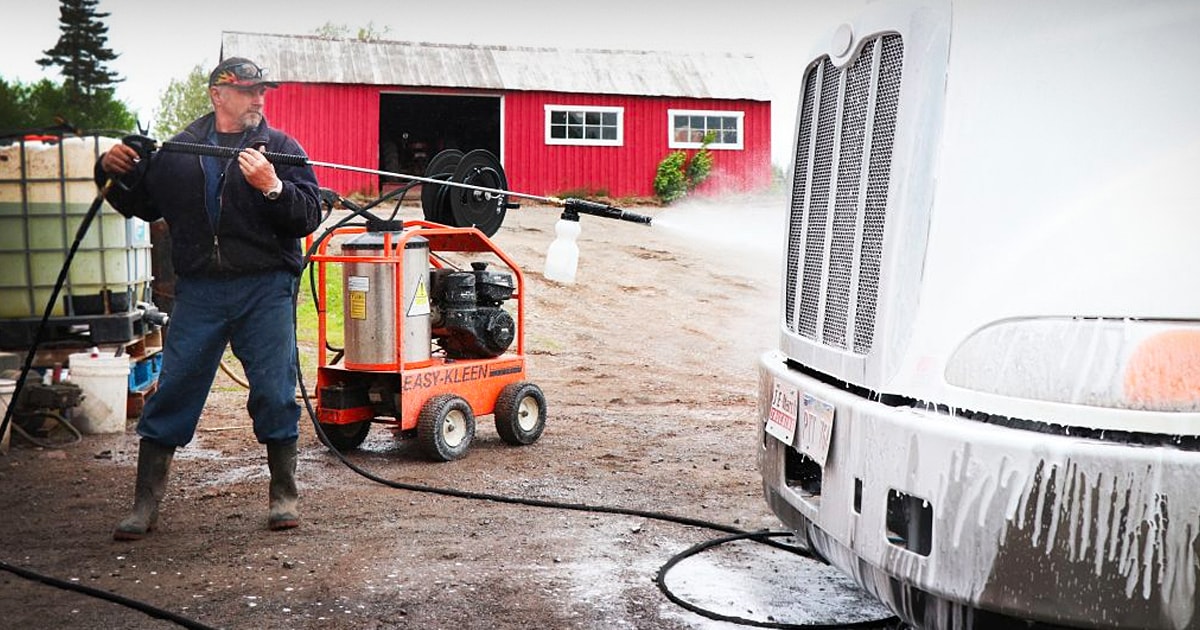 Professional Pressure Washer Buyer's Guide - How to Pick the Perfect  Professional Power Washer
